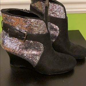 Guess sparkly black wedge boots size 7, worn once